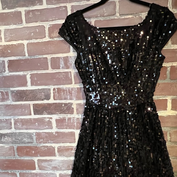 ✨ Sequin Cocktail Dress ✨ - Picture 2 of 6